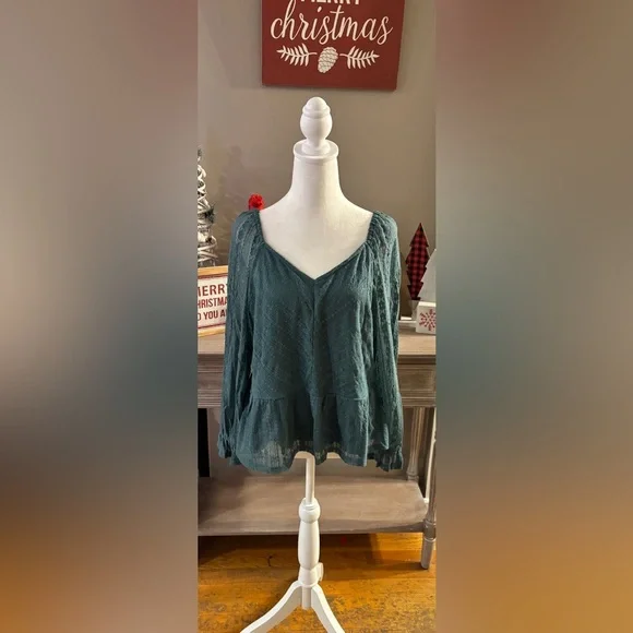 NWT LC Lauren Conrad Puff Sleeve Lace Peplum Blouse - Picture 2 of 9